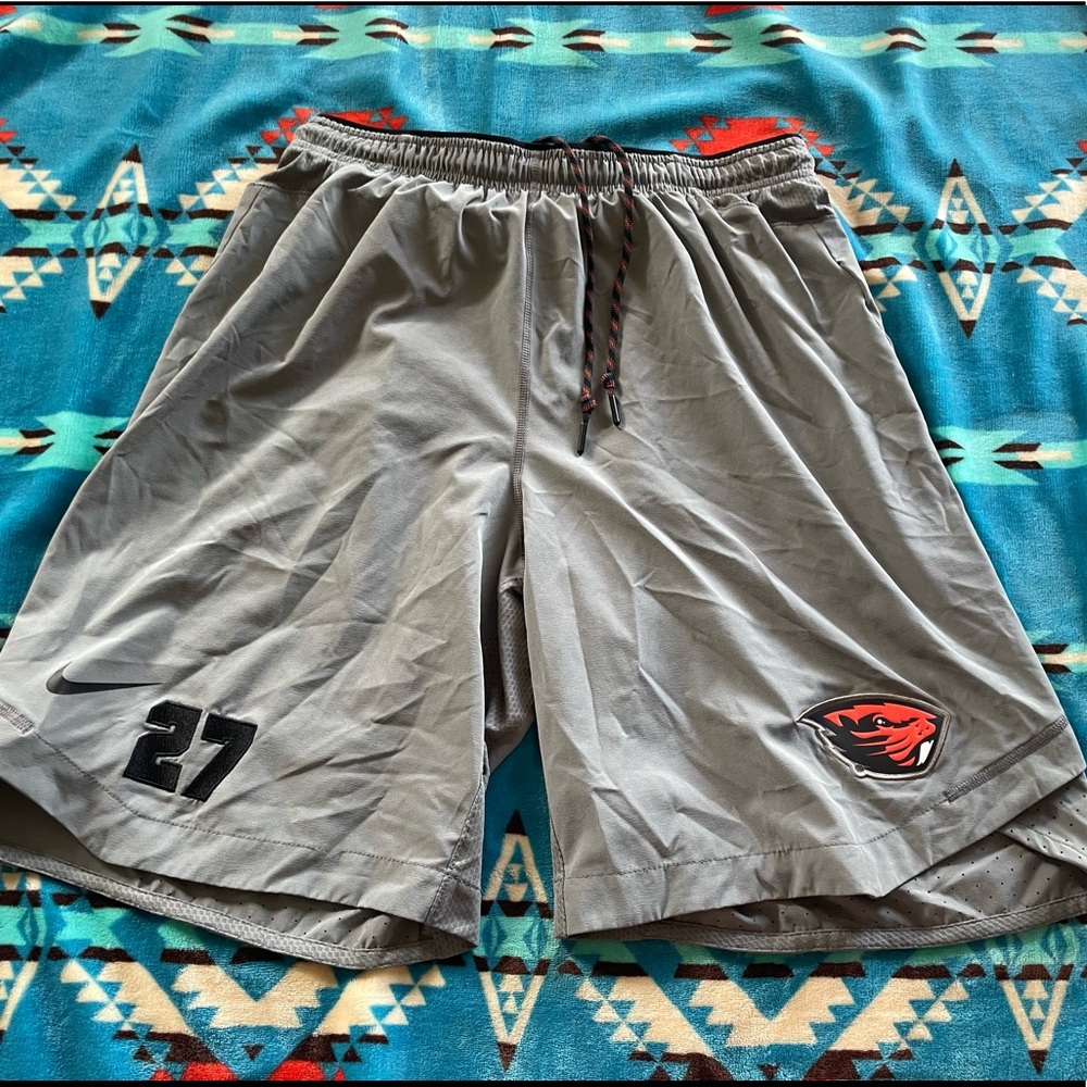 Mens beaver basketball dri fit Nike shorts